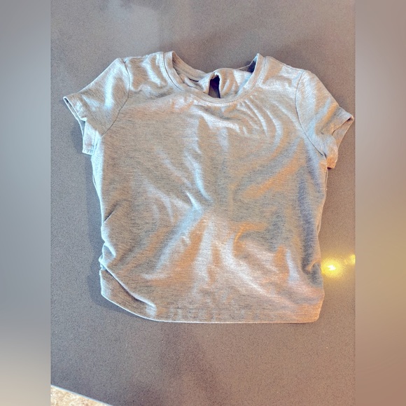 Halara Short Sleeve Cut Out Twisted Sports Top- size XS - Picture 5 of 5